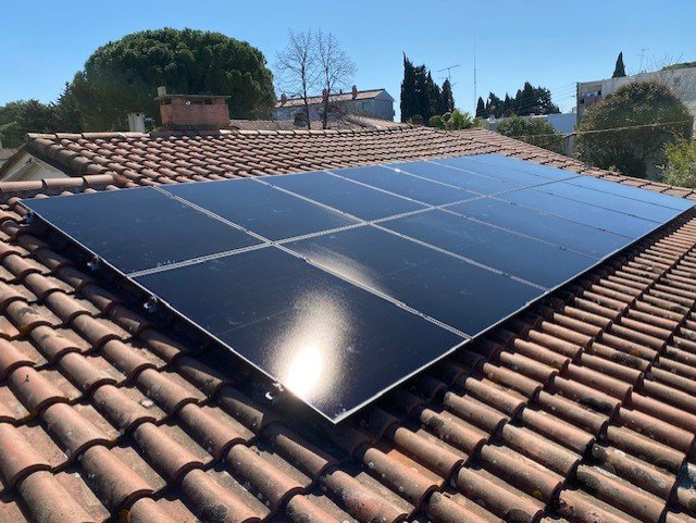 panneaux photovoltaïques Le Crès OMNIA SERVICE installation toiture