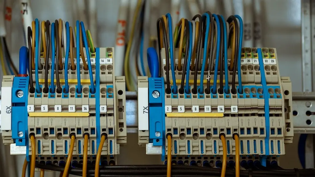 Électricien à Pérols 1 Tableau électrique avec borniers et câblage — électricien à Pérols