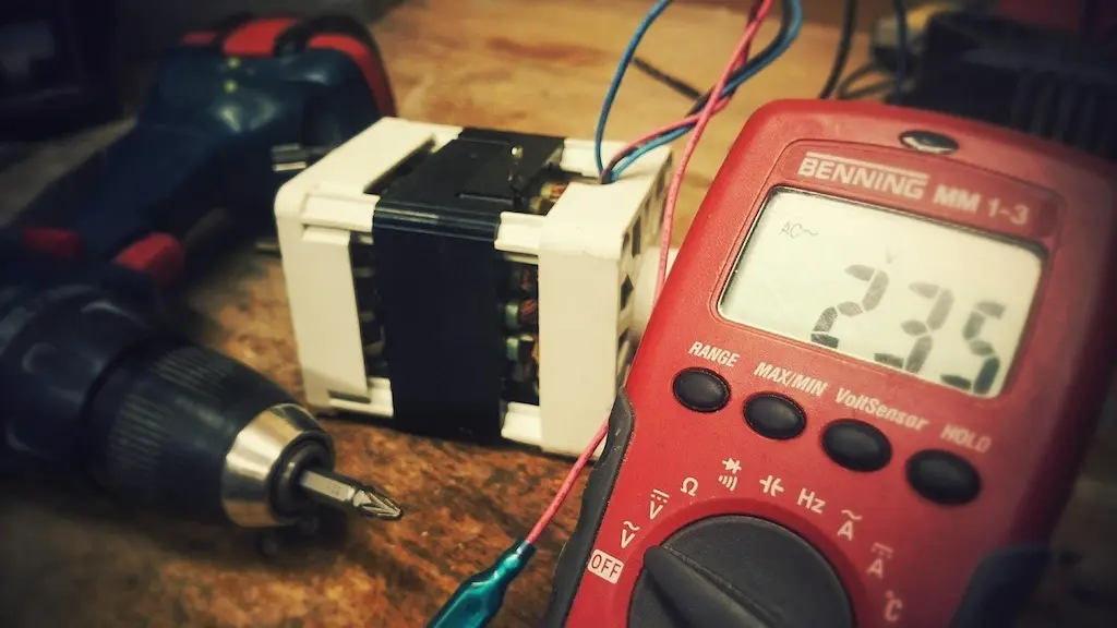 Électricien à Pérols 2 Électricien à Pérols — diagnostic et dépannage électrique avec multimètre