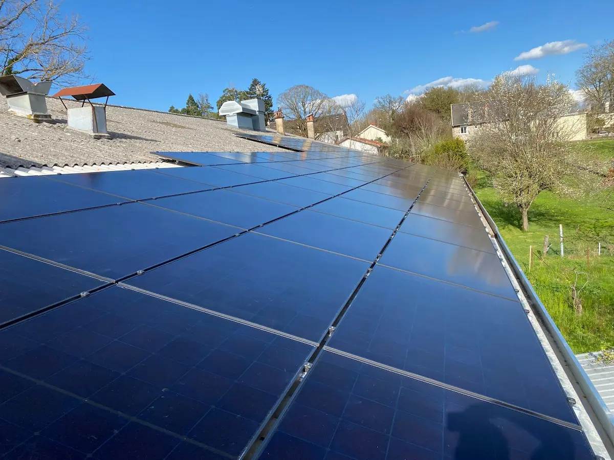 Installation photovoltaïque 9 kWc par Omnia Service - Hérault