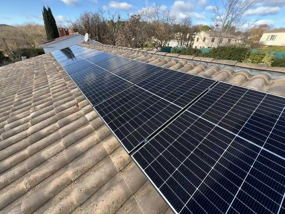 Réalisations Photovoltaïque 10 Installation photovoltaïque 6 kWc sur toiture tuiles d'une maison individuelle à Sommières