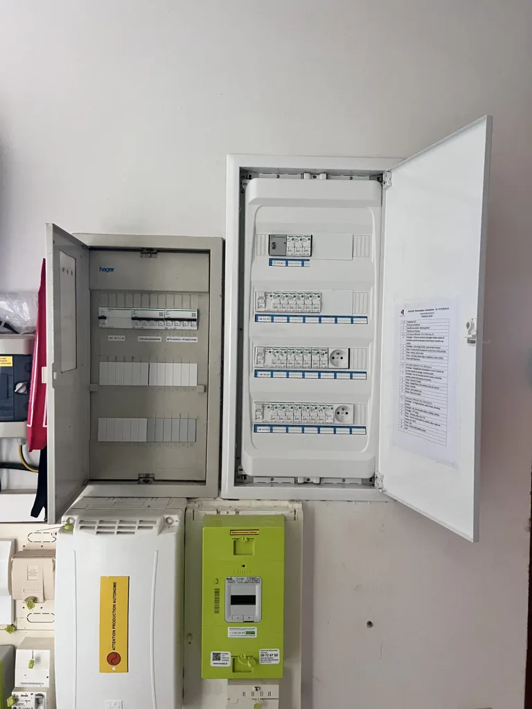 Réalisations Électricité 4 Tableau électrique après rénovation, conforme NF C 15-100, Mauguio 34130 : OMNIA SERVICE